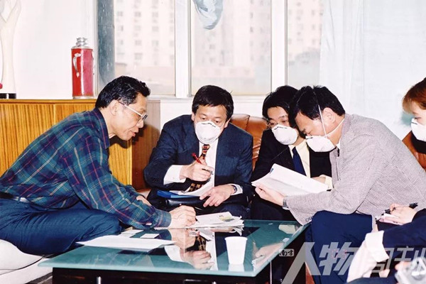 点击查看原图 医者钟南山:医生看的不是病,而是病人-肽度TIMEDOO