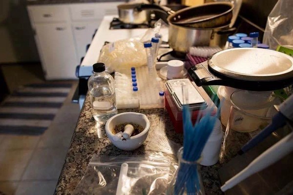 他试图改变自己的基因，而且想让全世界都看到-肽度TIMEDOO