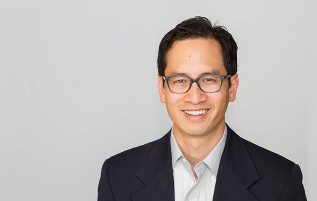 华裔教授实现脑机接口突破,首次实时解码“问答对话”神经信号-肽度TIMEDOO