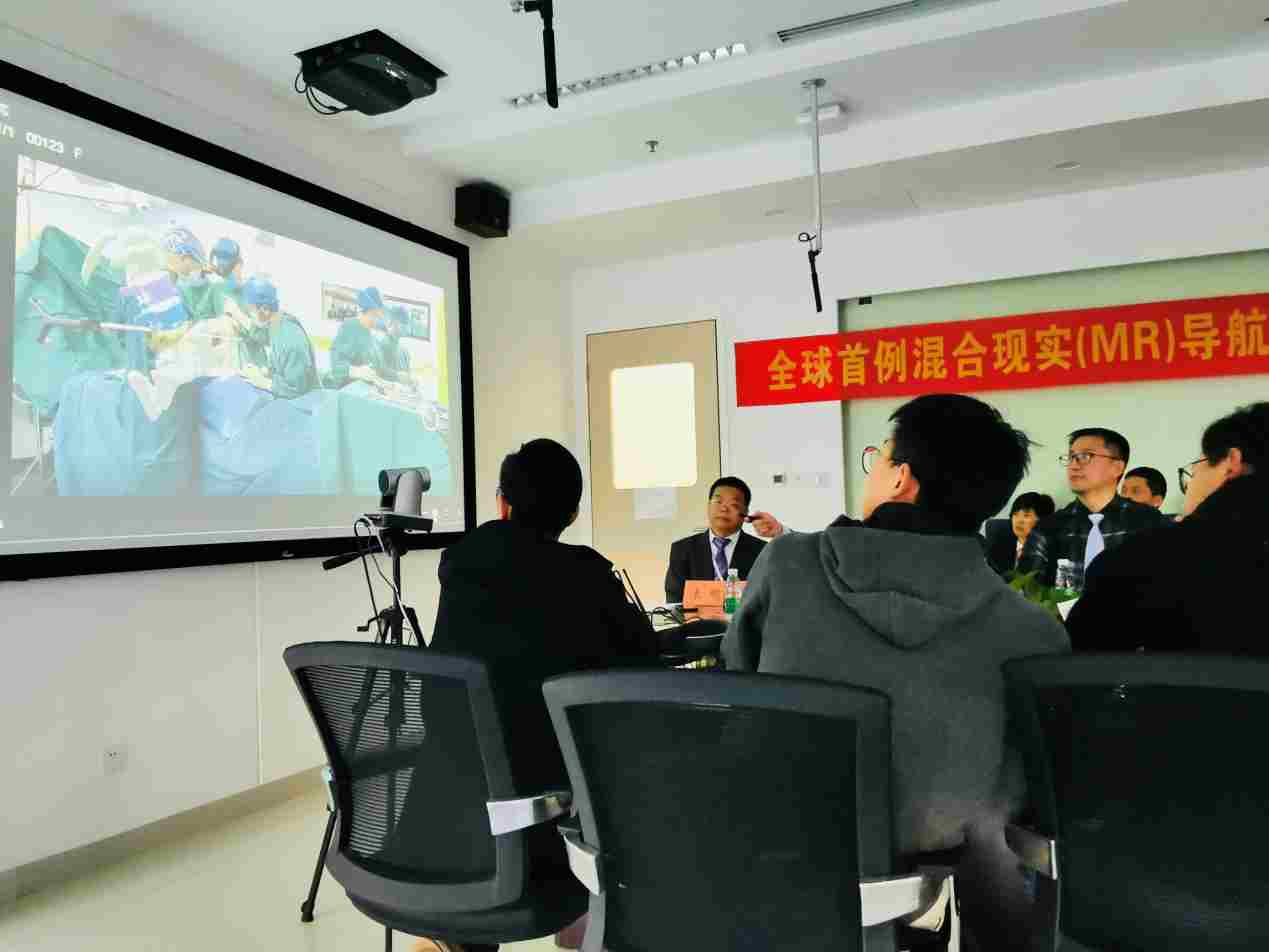 全球首例!深圳南方科技大学医院成功完成混合现实导航脊柱手术-肽度TIMEDOO