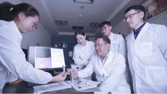 吞下“外科医生”?中科院研发微纳生物机器人,自主游向肿瘤病灶,实现主动靶向癌症治疗-肽度TIMEDOO