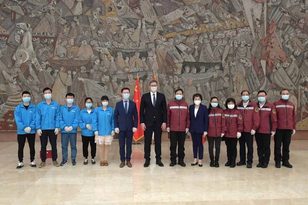 塞尔维亚总统授予华大“一等塞尔维亚国旗勋章”:感谢这个时代的英雄-肽度TIMEDOO