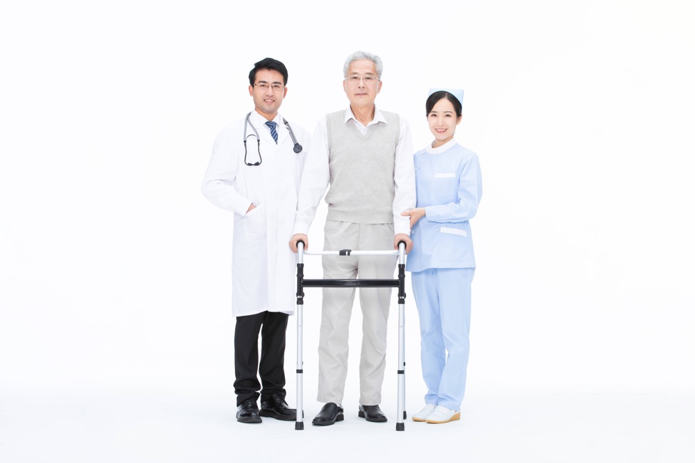 电子植入物激活退行性疾病患者脊髓神经 卧床一年多的病人恢复站立和行走能力