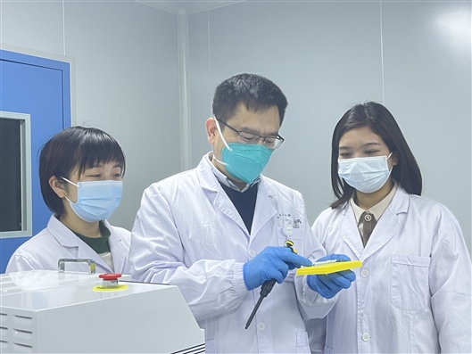 中国科学家发现铁死亡增敏新靶点
