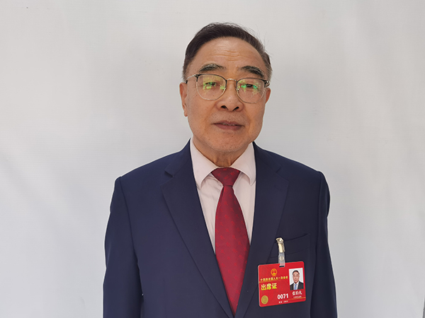 张伯礼代表：建议用人工智能技术改造医药传统产业