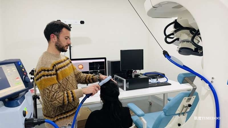 西班牙科学家首次结合TMS与抑制控制训练，助力肥胖与暴食人群改善饮食行为
