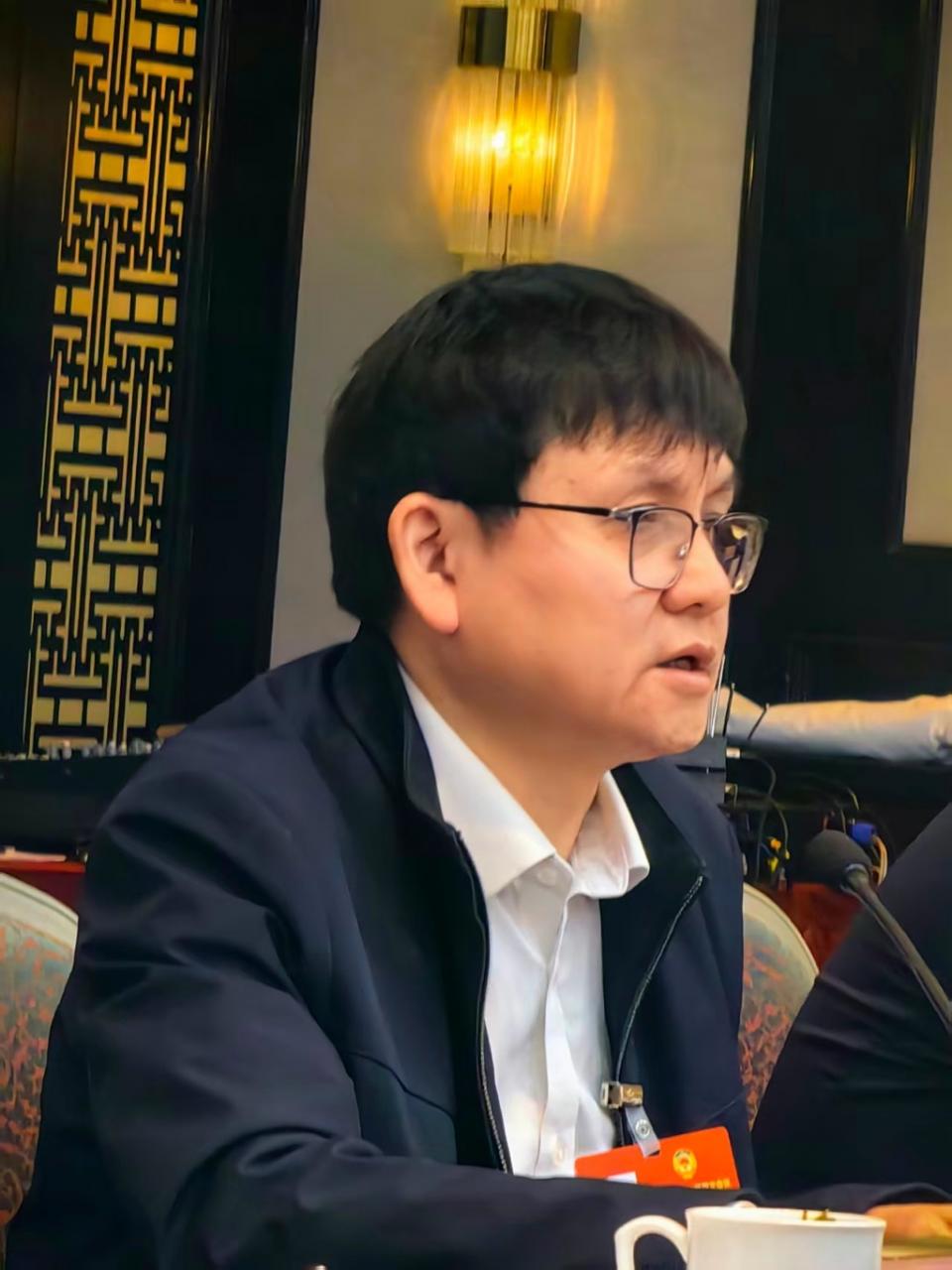 张文宏委员谈AI问诊：仅靠AI有风险