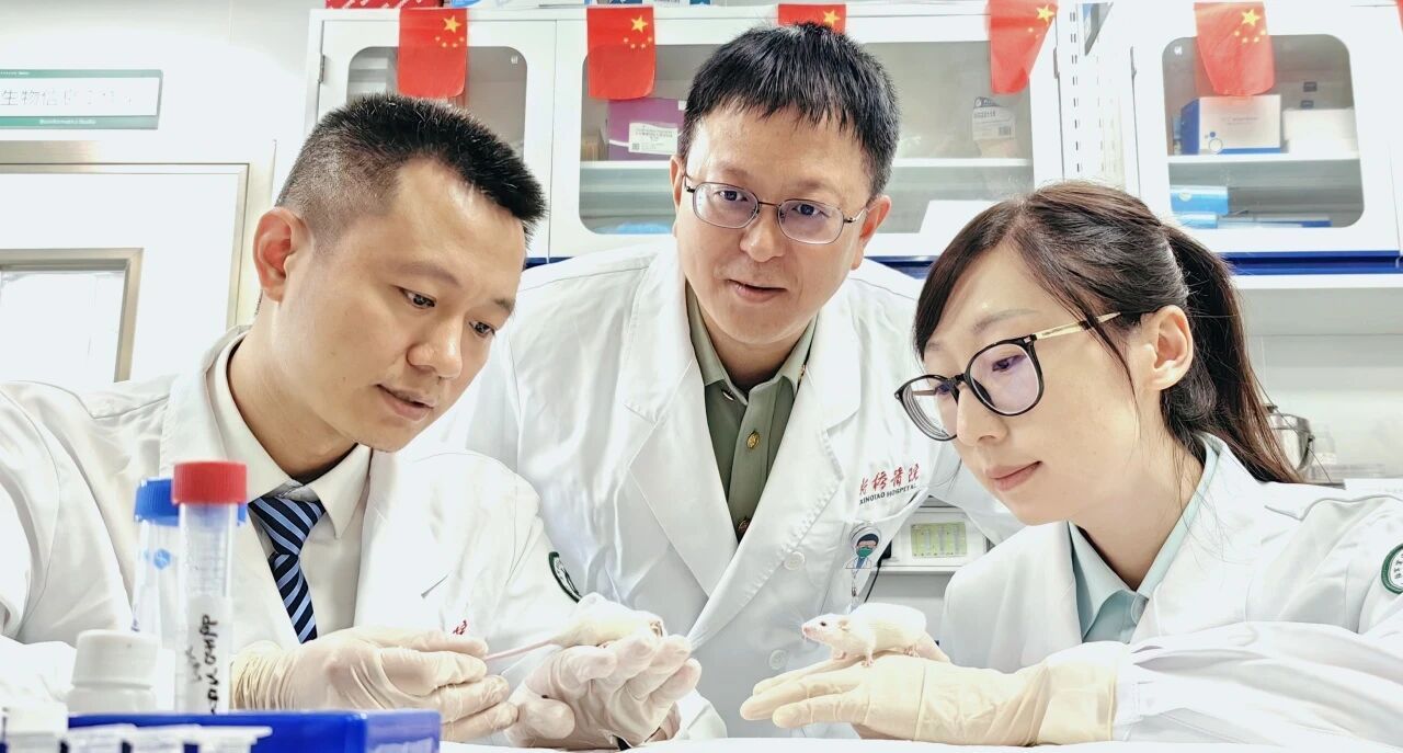 研究团队。受访者供图 新技术为造血干细胞移植患者守住光明-肽度TIMEDOO