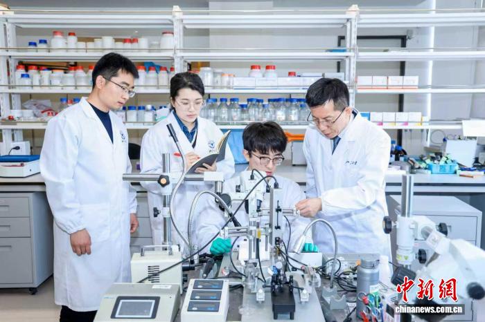 浙大团队成功设计靶向大麻素受体“去毒留效”新分子