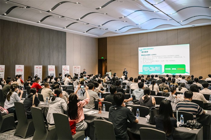 第二届小动物兽医专科发展大会启幕，皇家以多维举措助力宠物诊疗专科化发展